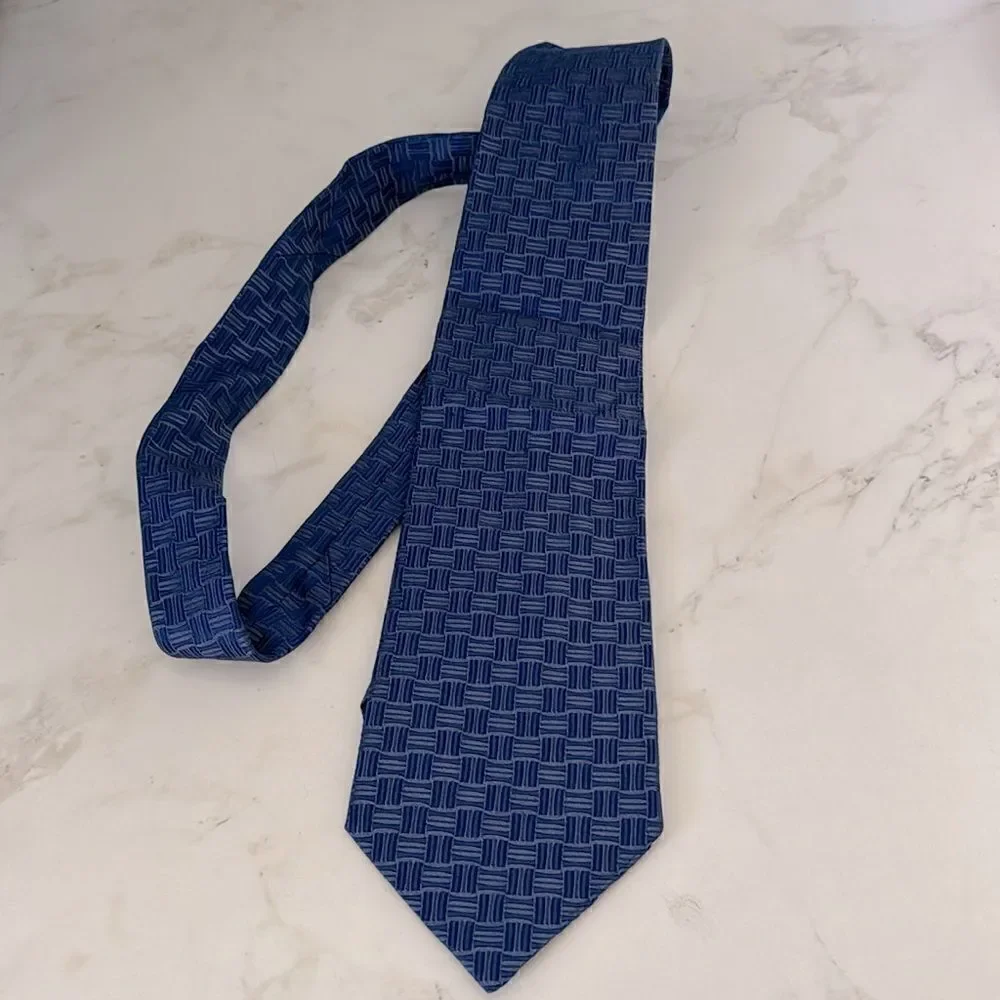 BACHRACH men’s tie EUC